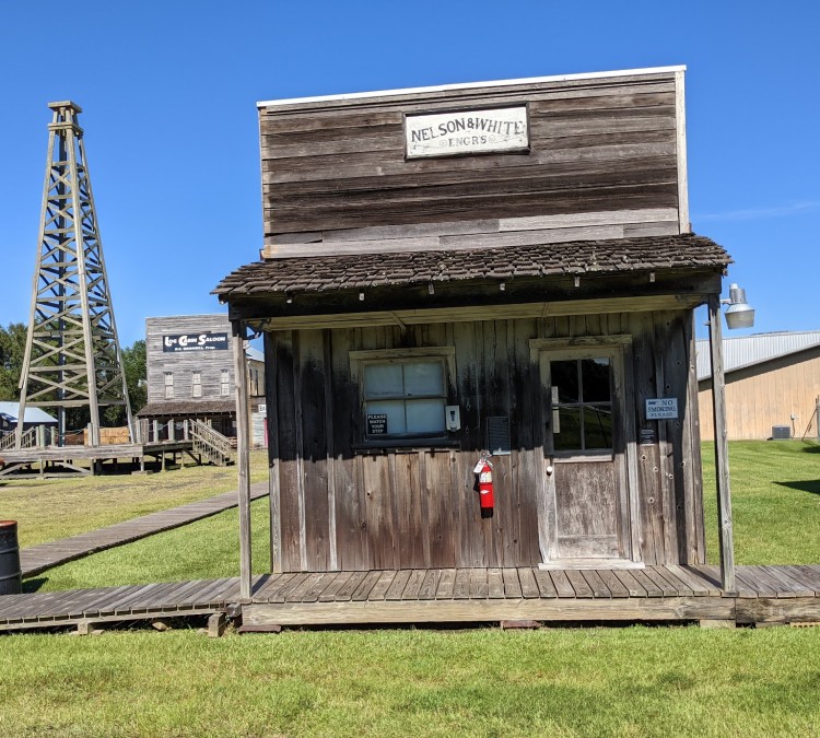 spindletop-gladys-city-boomtown-museum-photo